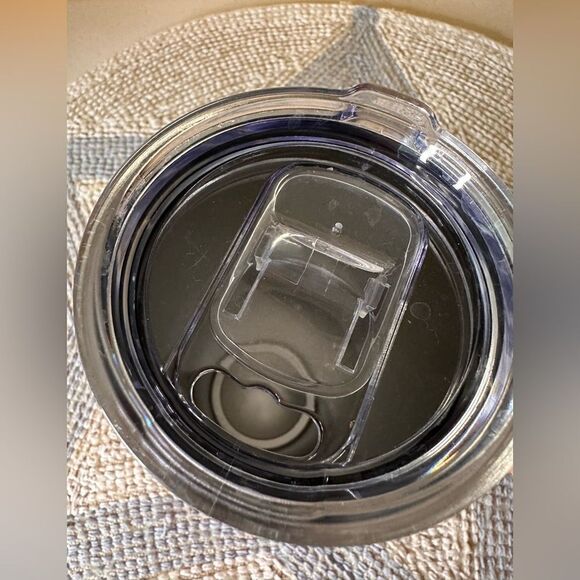 Piper Lou 40oz handle tumbler - Picture 4 of 4